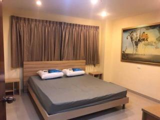 2 bed Condo in Baan Prompong Khlong Tan Nuea Sub District C018004