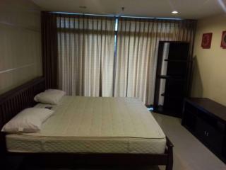 2 bed Condo in Baan Prompong Khlong Tan Nuea Sub District C018004