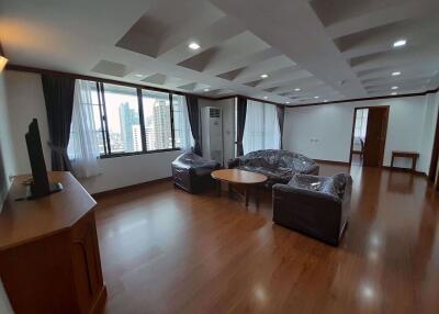 3 bed Condo in Acadamia Grand Tower Khlong Tan Nuea Sub District C018001