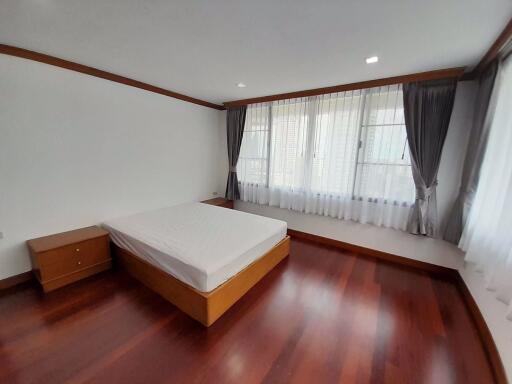 3 bed Condo in Acadamia Grand Tower Khlong Tan Nuea Sub District C018001
