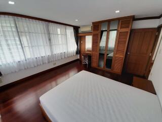 3 bed Condo in Acadamia Grand Tower Khlong Tan Nuea Sub District C018001