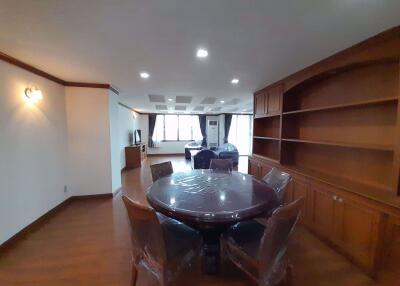 3 bed Condo in Acadamia Grand Tower Khlong Tan Nuea Sub District C018001