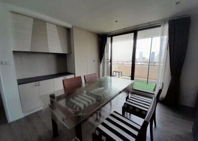 3 bed Condo in Acadamia Grand Tower Khlong Tan Nuea Sub District C018000