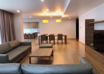4 bed Condo in Thonglor 11 Residence Khlong Tan Nuea Sub District C017997