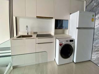 2 bed Condo in Ashton Silom Suriyawong Sub District C017984