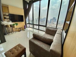 2 bed Condo in Ashton Silom Suriyawong Sub District C017984