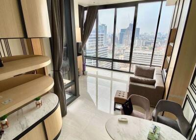 2 bed Condo in Ashton Silom Suriyawong Sub District C017984