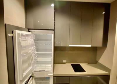 2 bed Condo in The Diplomat Sathorn Silom Sub District C017947