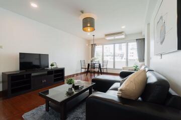 2 bed Condo in Navin Court Pathum Wan District C017928
