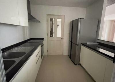 3 bed Condo in Siri Residence Khlongtan Sub District C017918