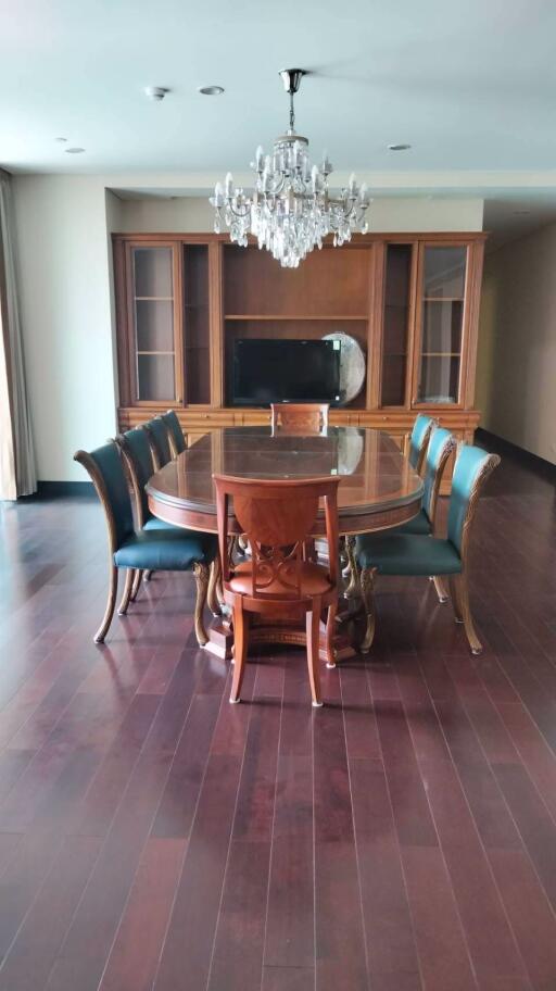 3 bed Condo in The Park Chidlom Lumphini Sub District C017916