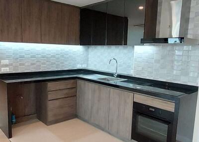 2 bed Condo in State Tower Silom Sub District C017911