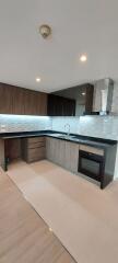 2 bed Condo in State Tower Silom Sub District C017911