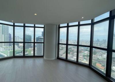 2 bed Condo in State Tower Silom Sub District C017911