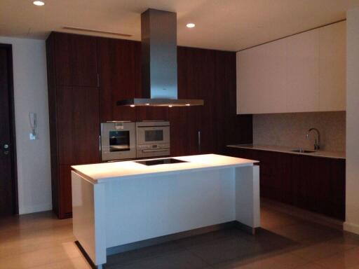 2 bed Condo in 185 Rajadamri Lumphini Sub District C017909