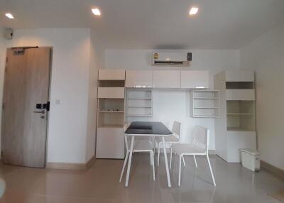 2 bed Condo in Ideo Mobi Rama 9 Huai Khwang Sub District C017897