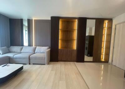 2 bed Condo in Life One Wireless Lumphini Sub District C017889