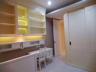 2 bed Condo in 185 Rajadamri Lumphini Sub District C017875