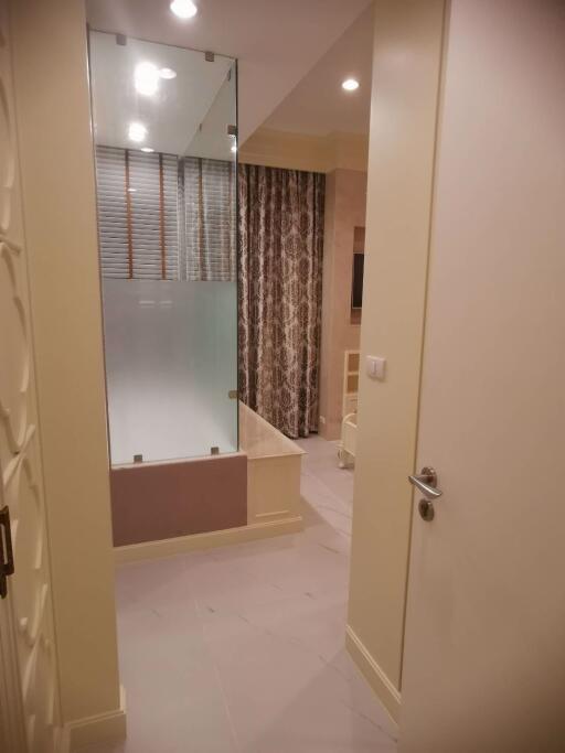 2 bed Condo in 185 Rajadamri Lumphini Sub District C017875