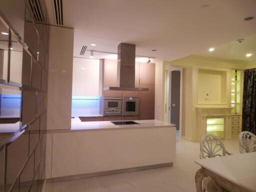 2 bed Condo in 185 Rajadamri Lumphini Sub District C017875