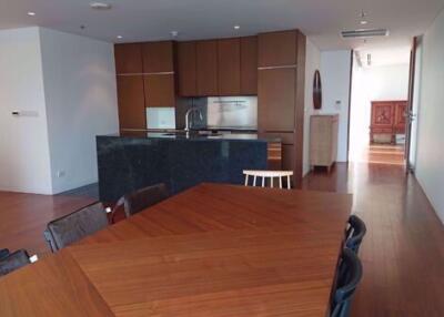 2 bed Condo in Hansar Rajdamri Lumphini Sub District C017866