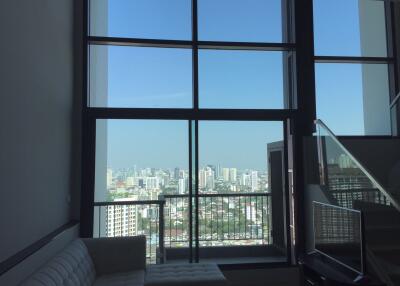 1 bed Duplex in Rhythm Sukhumvit 44 Phra Khanong Sub District D017861