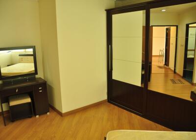 2 bed Condo in Sathorn Gardens Thungmahamek Sub District C017858