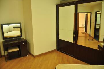 2 bed Condo in Sathorn Gardens Thungmahamek Sub District C017858