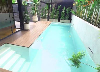 7 bed House Suanluang District H017843