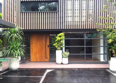 7 bed House Suanluang District H017843