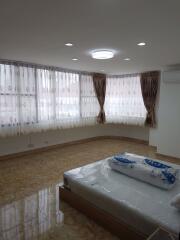 3 bed Condo in The Concord Harmony in Living Khlong Toei Nuea Sub District C017834