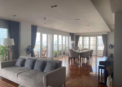 3 bed Condo in Sathorn Park Place Thungmahamek Sub District C017814