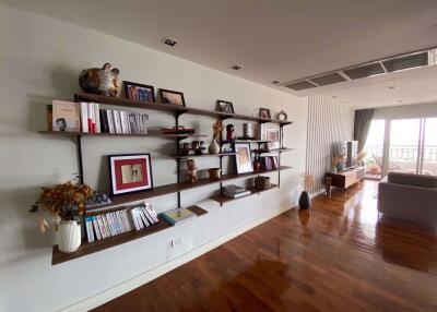 3 bed Condo in Sathorn Park Place Thungmahamek Sub District C017814