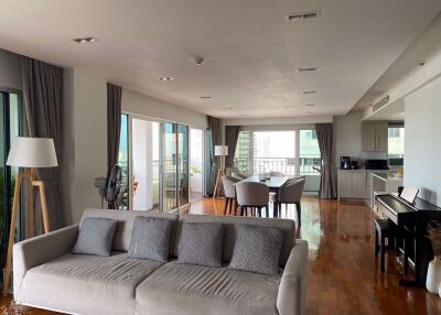 3 bed Condo in Sathorn Park Place Thungmahamek Sub District C017814