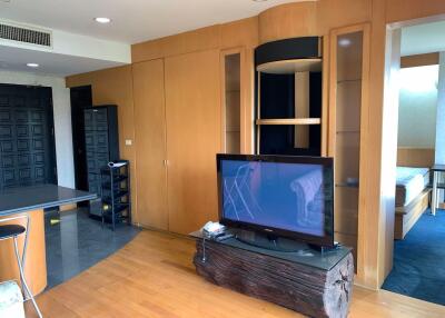 1 bed Condo in Baan Somthavil Lumphini Sub District C017809