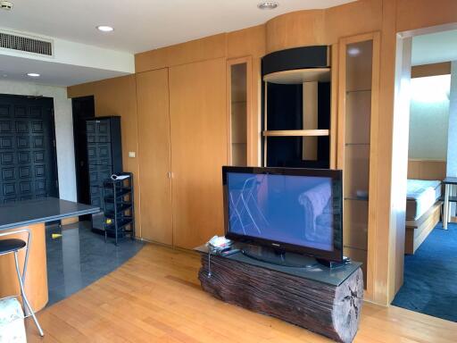 1 bed Condo in Baan Somthavil Lumphini Sub District C017809