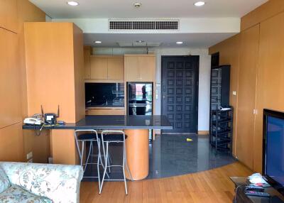 1 bed Condo in Baan Somthavil Lumphini Sub District C017809