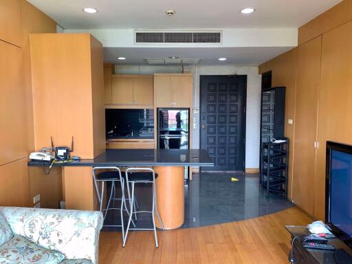 1 bed Condo in Baan Somthavil Lumphini Sub District C017809