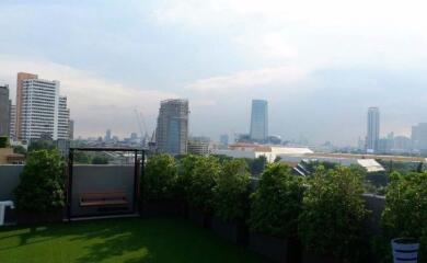 1 bed Condo in Trapezo Sukhumvit 16 Khlongtoei Sub District C017770