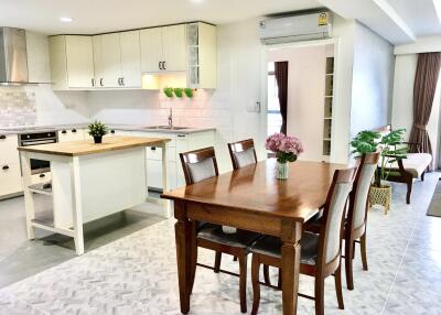 3 bed Condo in Royal Castle Khlong Tan Nuea Sub District C017743