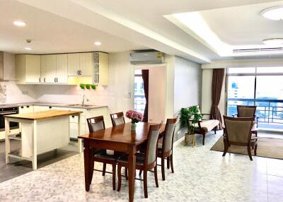 3 bed Condo in Royal Castle Khlong Tan Nuea Sub District C017743