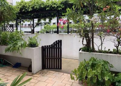 3 bed House in Kiarti Thanee City Mansion Khlong Toei Nuea Sub District H017720