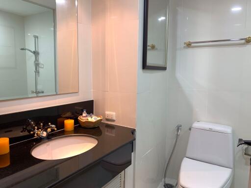 2 bed Condo in Empire Sawasdee Khlong Toei Nuea Sub District C017712