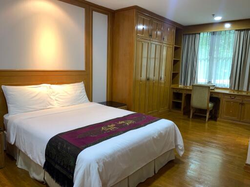 2 bed Condo in Empire Sawasdee Khlong Toei Nuea Sub District C017712