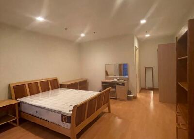 1 bed Condo in Nusasiri Grand Phra Khanong Sub District C017704