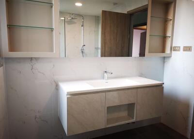 2 bed Condo in Centric Scene Phaholyothin 9 Phayathai District C017689