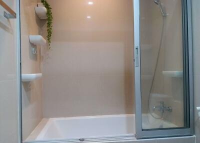 1 bed Condo in Noble Reveal Khlong Tan Nuea Sub District C017664