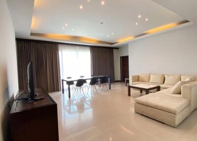 4 bed Condo in Baan Thirapa Thungmahamek Sub District C017642