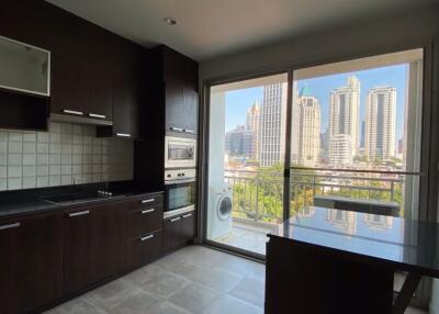 4 bed Condo in Baan Thirapa Thungmahamek Sub District C017642