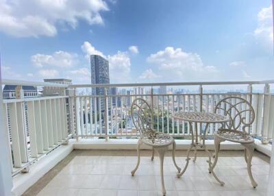 2 bed Condo in The Empire Place Yan Nawa Sub District C017623